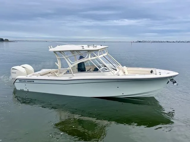 Slide: The Image of Grady-White Freedom 285 2026 - 24