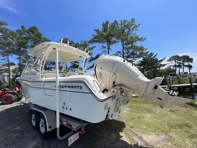 Slide: The Image of Grady-White Freedom 285 2026 - 6