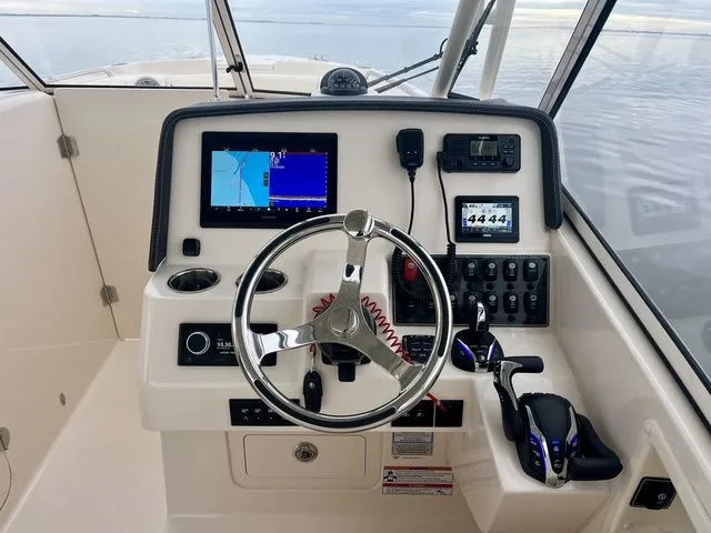 Slide: The Image of Grady-White Freedom 285 2026 - 26