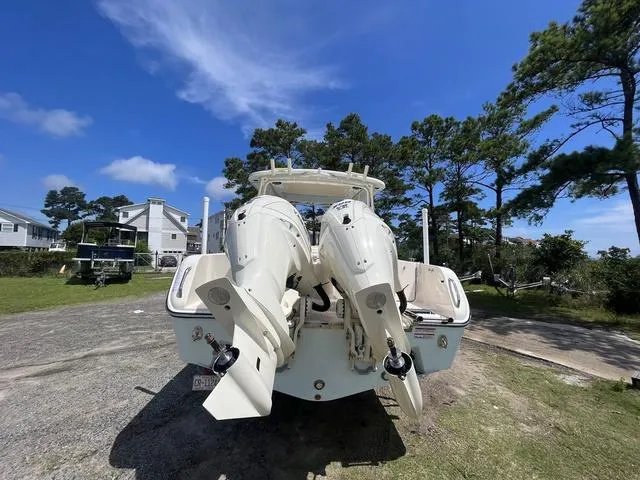 Slide: The Image of Grady-White Freedom 285 2026 - 5