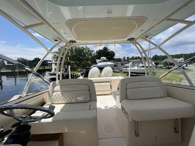 Slide: The Image of Grady-White Freedom 285 2026 - 8