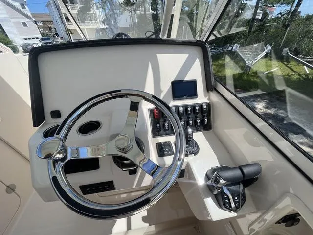 Slide: The Image of Grady-White Freedom 285 2026 - 9