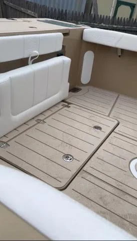 Slide: The Image of Parker Marine 227 Explorer 2026 - 6