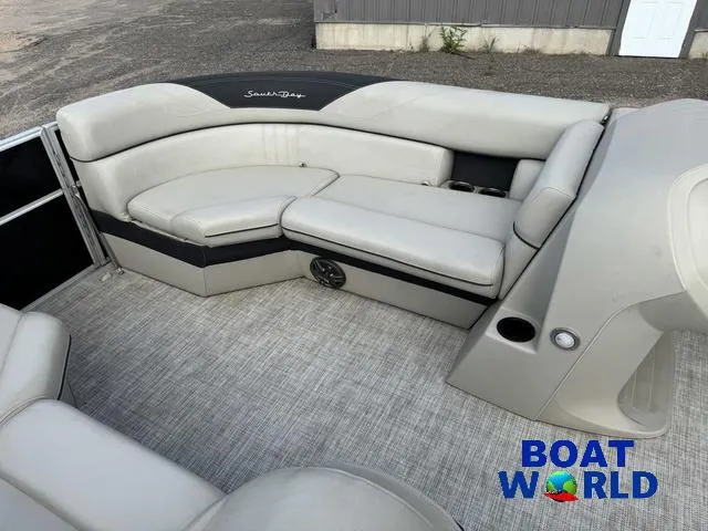 Slide: The Image of South Bay 224RS LE Pontoon & 140HP Suzuki 4-Stroke EFI 2023 - 11