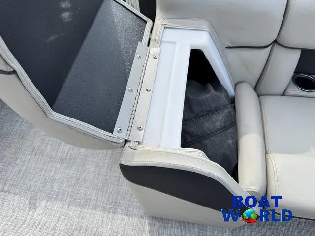 Slide: The Image of South Bay 224RS LE Pontoon & 140HP Suzuki 4-Stroke EFI 2023 - 15