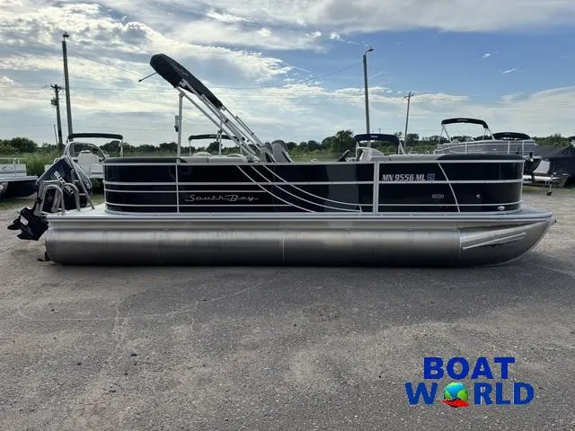 Slide: The Image of South Bay 224RS LE Pontoon & 140HP Suzuki 4-Stroke EFI 2023 - 16