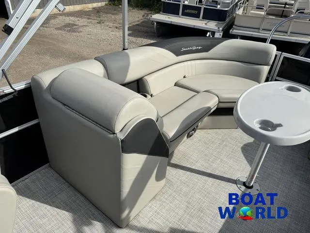 Slide: The Image of South Bay 224RS LE Pontoon & 140HP Suzuki 4-Stroke EFI 2023 - 30