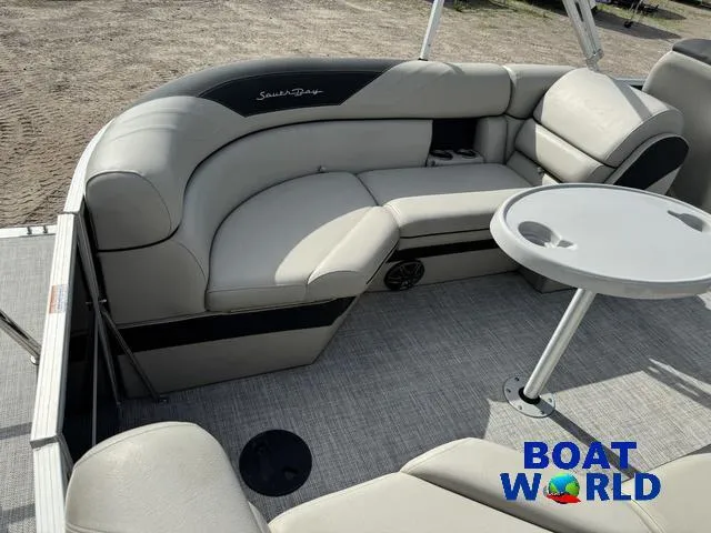 Slide: The Image of South Bay 224RS LE Pontoon & 140HP Suzuki 4-Stroke EFI 2023 - 35