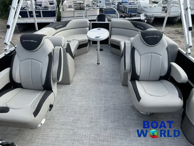 Slide: The Image of South Bay 224RS LE Pontoon & 140HP Suzuki 4-Stroke EFI 2023 - 5