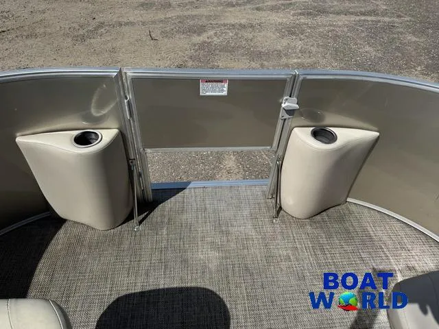 Slide: The Image of Sylvan 820 4-PT Pontoon 2016 - 15