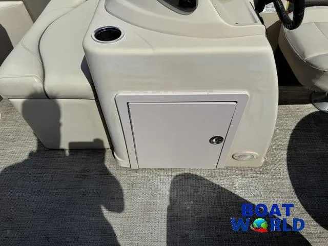 Slide: The Image of Sylvan 820 4-PT Pontoon 2016 - 28