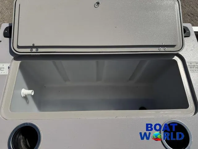 Slide: The Image of Sylvan 820 4-PT Pontoon 2016 - 40