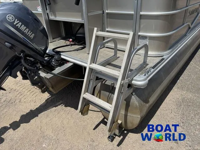 Slide: The Image of Sylvan 820 4-PT Pontoon 2016 - 44