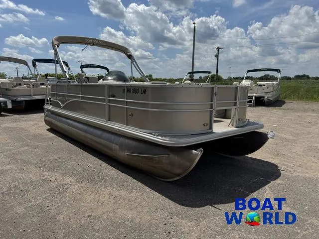 Slide: The Image of Sylvan 820 4-PT Pontoon 2016 - 56