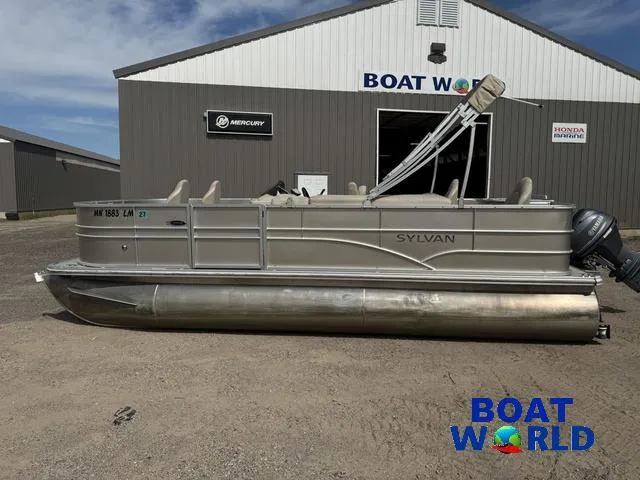 Slide: The Image of Sylvan 820 4-PT Pontoon 2016 - 60