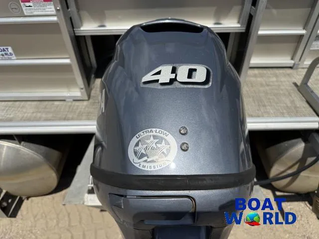 Slide: The Image of Sylvan 820 4-PT Pontoon 2016 - 63