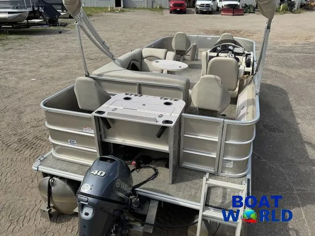 Slide: The Image of Sylvan 820 4-PT Pontoon 2016 - 7