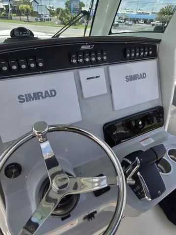 Slide: The Image of Boston Whaler 280 Outrage 2024 - 10