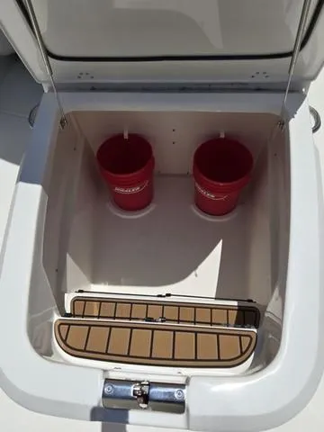 Slide: The Image of Boston Whaler 280 Outrage 2024 - 13