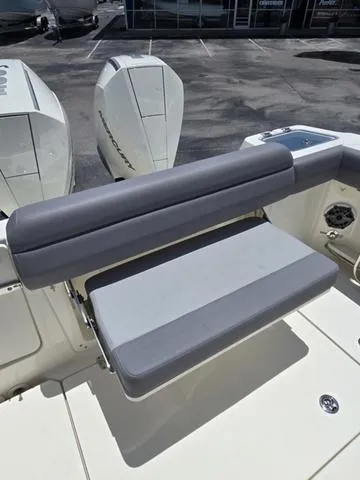 Slide: The Image of Boston Whaler 280 Outrage 2024 - 6