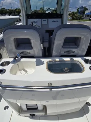 Slide: The Image of Boston Whaler 280 Outrage 2024 - 8