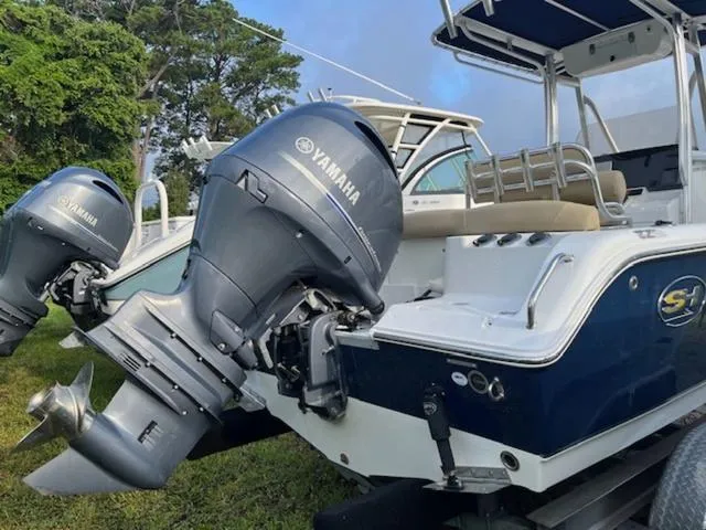 Slide: The Image of Sea Hunt Ultra 211 2018 - 3