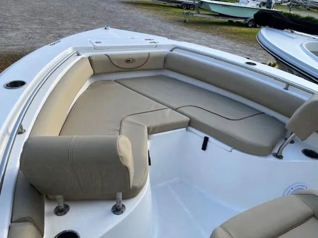 Slide: The Image of Sea Hunt Ultra 211 2018 - 7