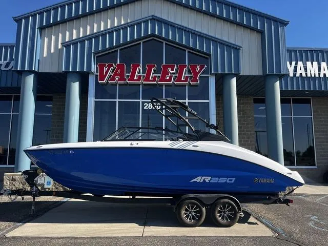 Slide: The Image of Yamaha AR250 2025 - 1