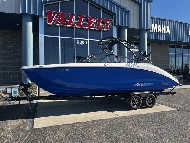 Slide: The Image of Yamaha AR250 2025 - 3