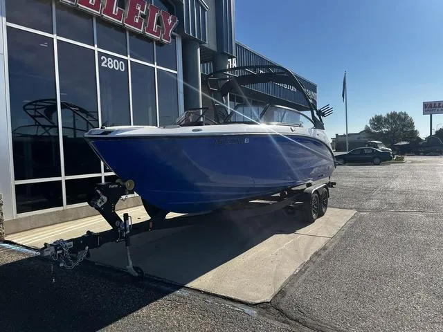 Slide: The Image of Yamaha AR250 2025 - 6