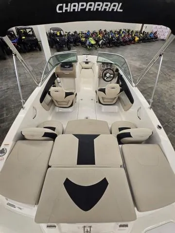 Slide: The Image of Chaparral 19 H2O Ski & Fish 2016 - 12