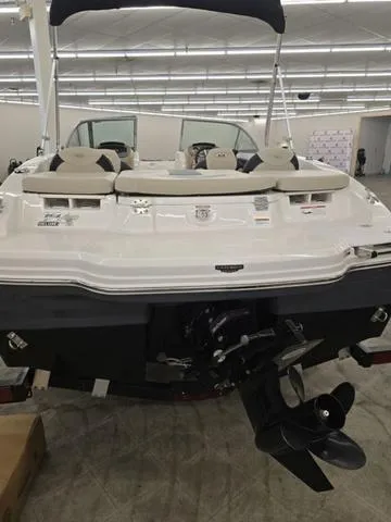 Slide: The Image of Chaparral 19 H2O Ski & Fish 2016 - 3