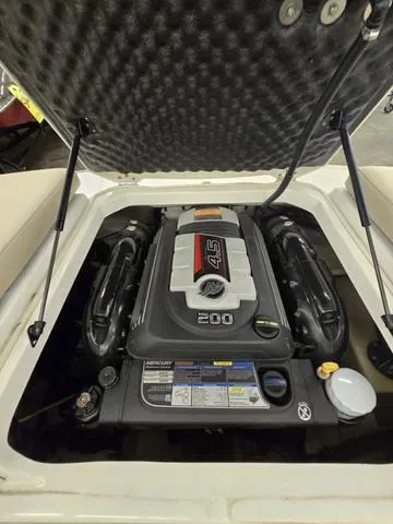 Slide: The Image of Chaparral 19 H2O Ski & Fish 2016 - 11