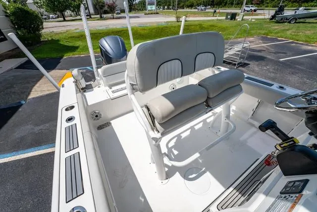 Slide: The Image of Sea Fox 248 Commander 2021 - 10