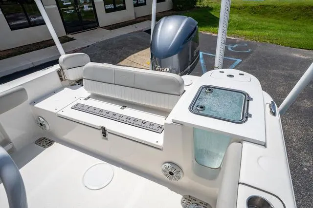 Slide: The Image of Sea Fox 248 Commander 2021 - 12