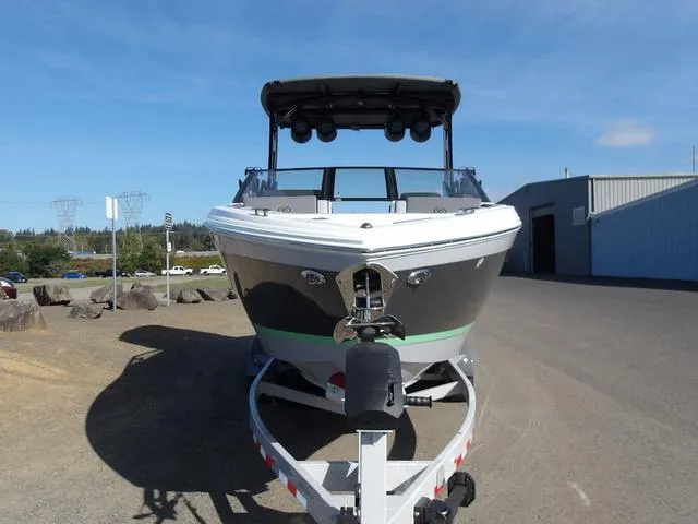 Slide: The Image of Cobalt R8 Surf 2024 - 5