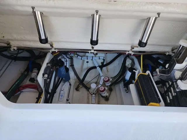 Slide: The Image of Robalo Center Console R270 Trailer included 2024 - 15