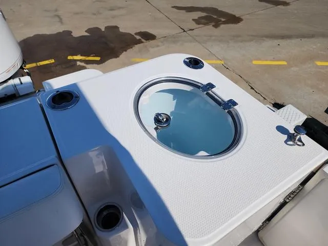 Slide: The Image of Robalo Center Console R270 Trailer included 2024 - 20