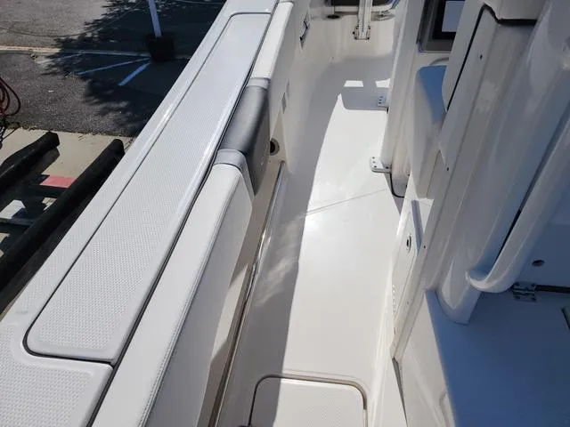 Slide: The Image of Robalo Center Console R270 Trailer included 2024 - 29