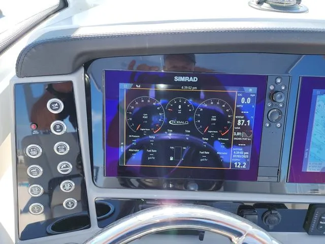 Slide: The Image of Robalo Center Console R270 Trailer included 2024 - 36