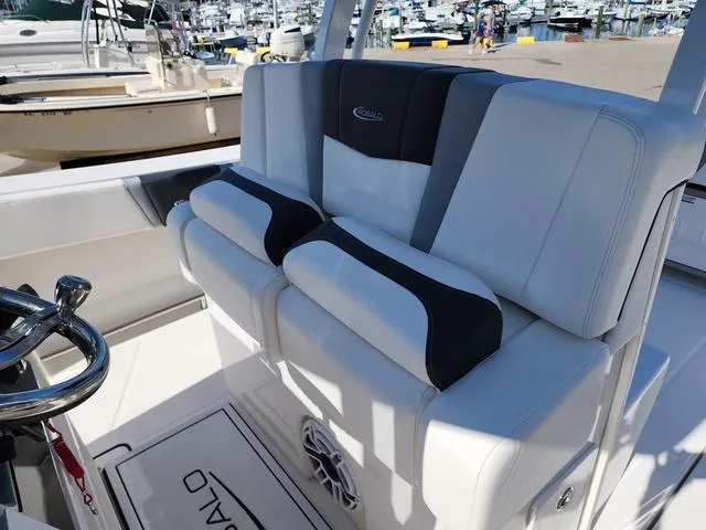 Slide: The Image of Robalo Center Console R270 Trailer included 2024 - 39