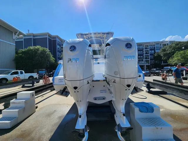 Slide: The Image of Robalo Center Console R270 Trailer included 2024 - 5