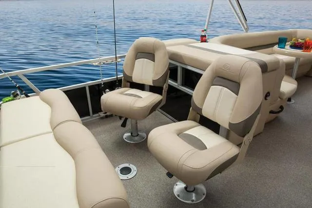 Slide: The Image of Sun Tracker Fishin' Barge 24 DLX 2015 - 6