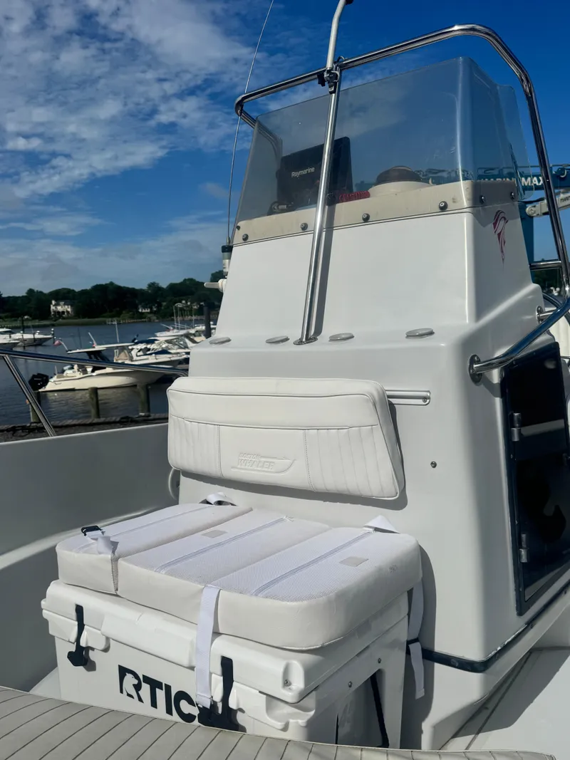 Slide: The Image of Boston Whaler 21 Outrage 1994 - 3