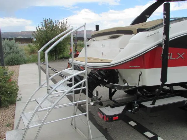 Slide: The Image of Sea Ray SLX 260 Surf 2026 - 11