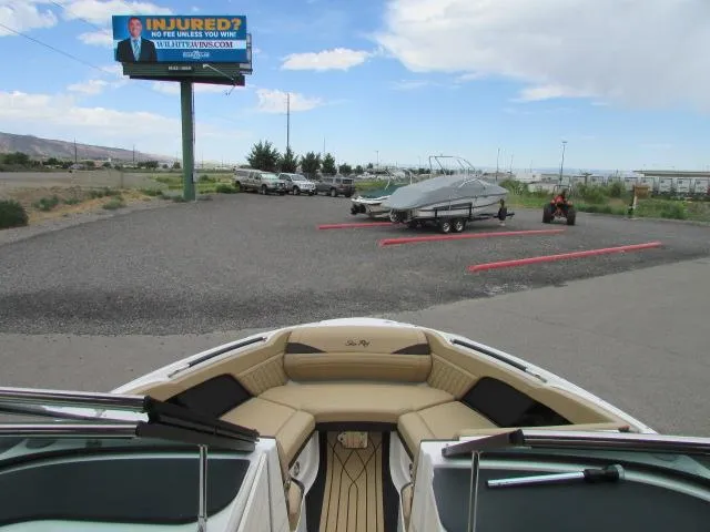 Slide: The Image of Sea Ray SLX 260 Surf 2026 - 18