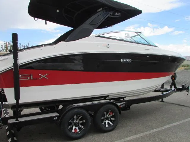 Slide: The Image of Sea Ray SLX 260 Surf 2026 - 3