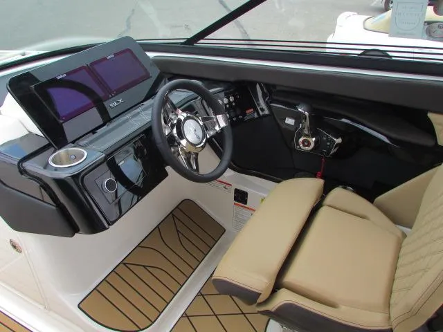 Slide: The Image of Sea Ray SLX 260 Surf 2026 - 6