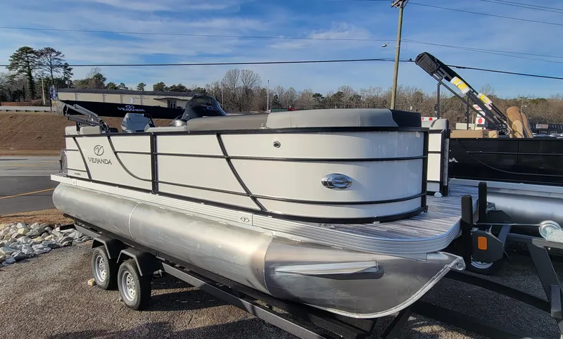 Slide: The Image of Veranda VR20RC Deluxe 2024 - 1