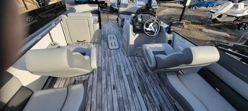 Slide: The Image of Veranda VR20RC Deluxe 2024 - 14